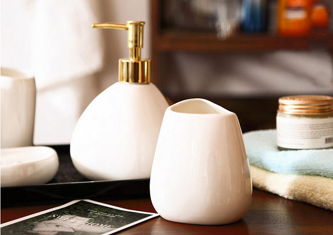 4431219932_2103850067